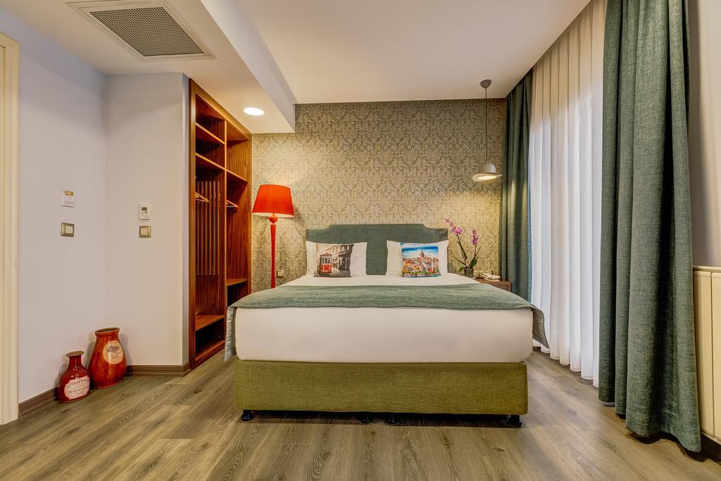 Sometimes Taksim Otel 3*